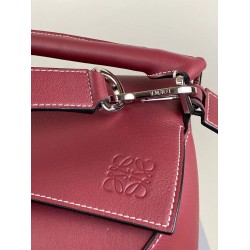 Loewe Large Puzzle Bag In Bordeaux Calfskin LS929080