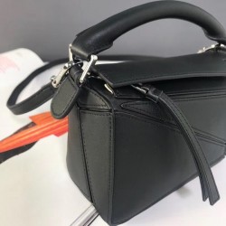 Loewe Mini Puzzle Bag In Black Calfskin Leather LS929165