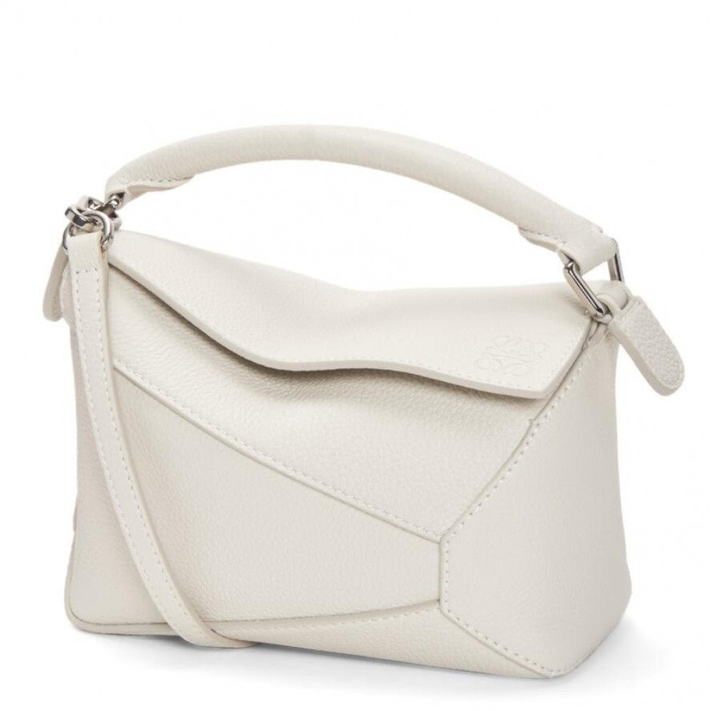 Loewe Puzzle Mini Bag In White Grained Calfskin LS929204