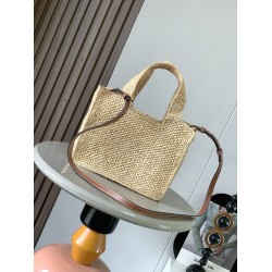 Loewe Small LOEWE Font Tote in Natural Raffia LS929260